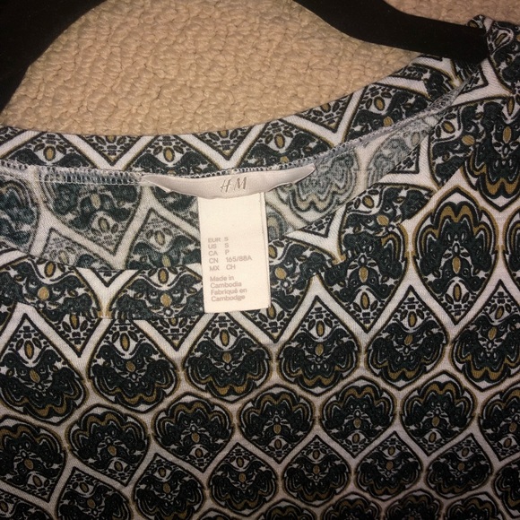 H&M High Low Flowy Tee - Picture 3 of 3